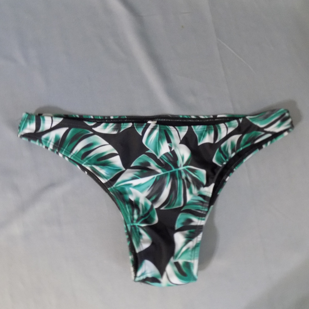 Leaf design bikini bottom